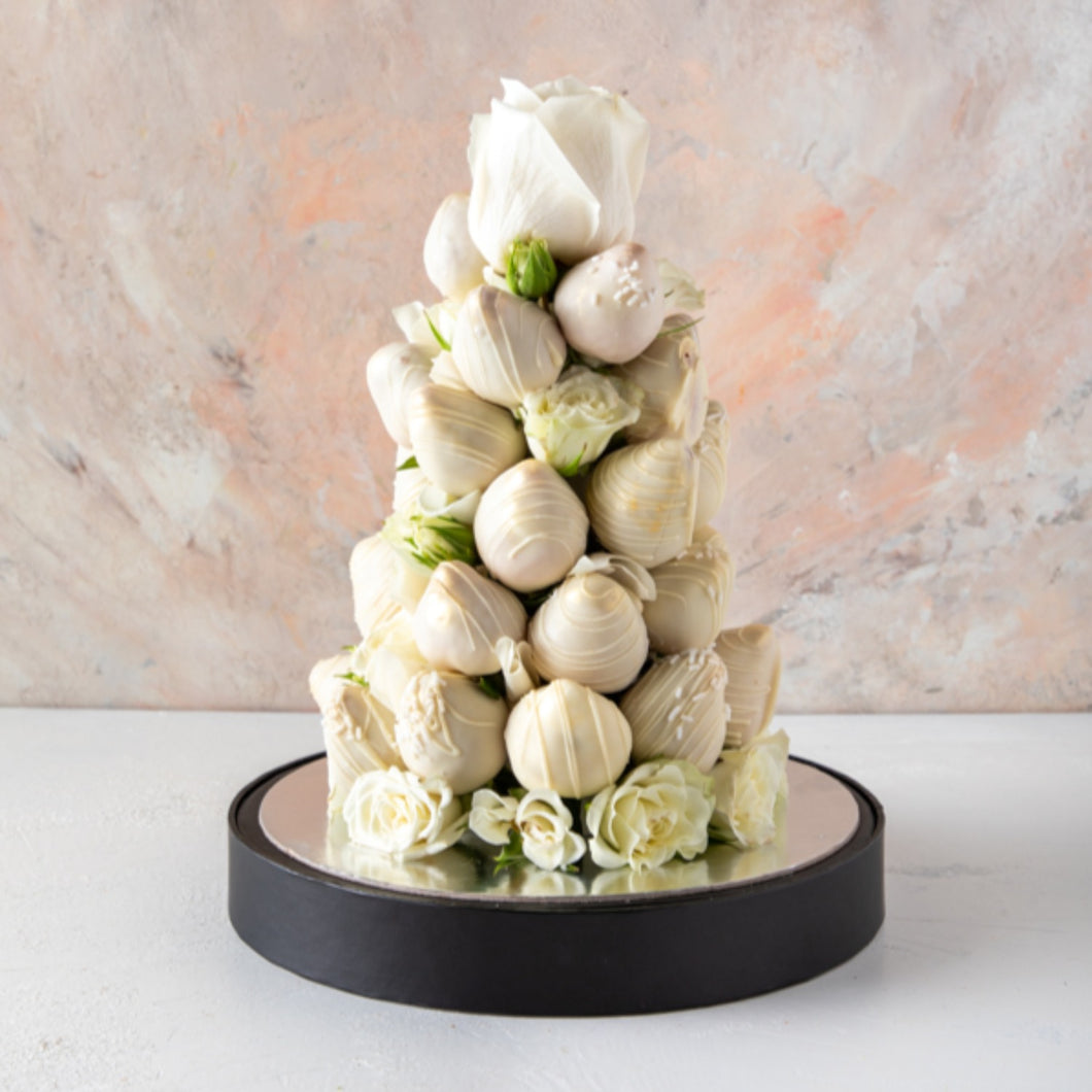 Chocolates White Strawberries and Roses Tree - mabrook.me