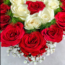 Load image into Gallery viewer, Flowers Luxury Heart Box - mabrook.me
