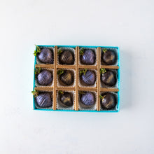 Load image into Gallery viewer, Chocolates Metallic Chocolate Covered Strawberries - mabrook.me

