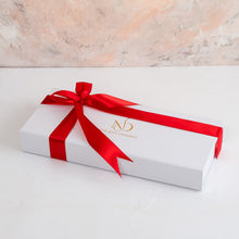 Load image into Gallery viewer, Chocolates Merry Xmas box 10pcs - mabrook.me
