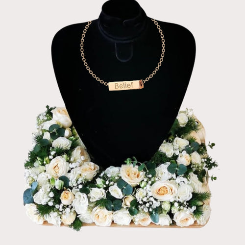 Flowers The Recipe of Love - Roses and Horizontal Bar Necklace - mabrook.me