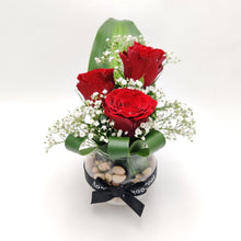 Load image into Gallery viewer, Flowers Fall in Love - 3 Rose Arrangement - mabrook.me
