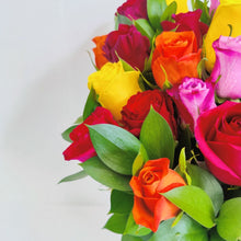 Load image into Gallery viewer, Flowers 15 mixed roses vase - mabrook.me
