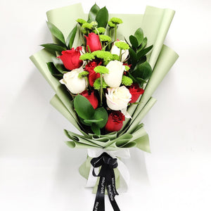 Flowers Red and White Rose Bouquet - mabrook.me