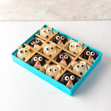 Load image into Gallery viewer, Candy &amp; Chocolate Penguin and Polar Bear Oreos - mabrook.me
