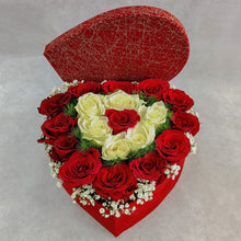 Load image into Gallery viewer, Flowers Luxury Heart Box - mabrook.me
