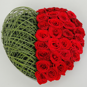 Flowers A Perfect Expression - Unique Heart Shaped Red Rose Arrangement - mabrook.me